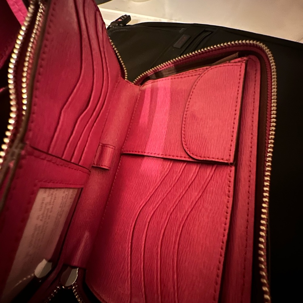 RLL Red Wallet - Picture 8 of 10